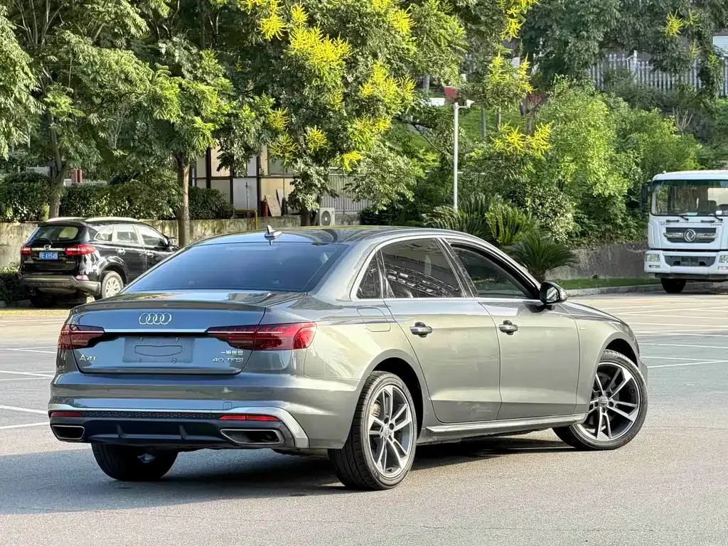 Audi A4L — фото 7