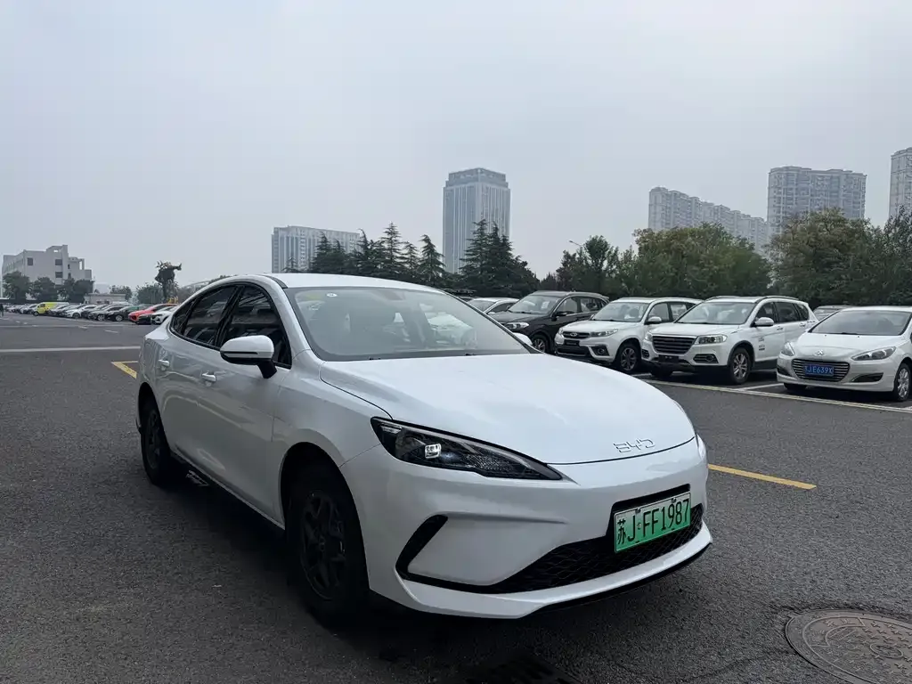 BYD Seal 05 DM-i — фото 6
