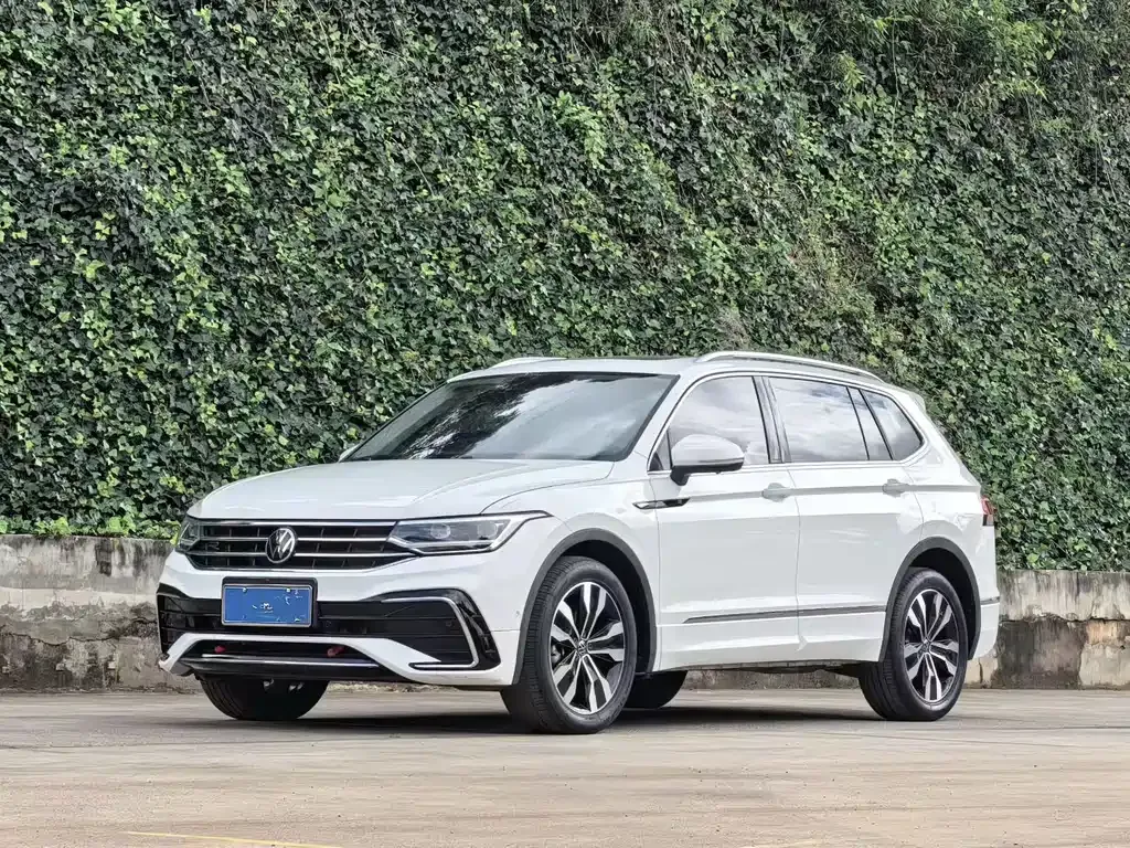 Volkswagen Tiguan L — фото 7