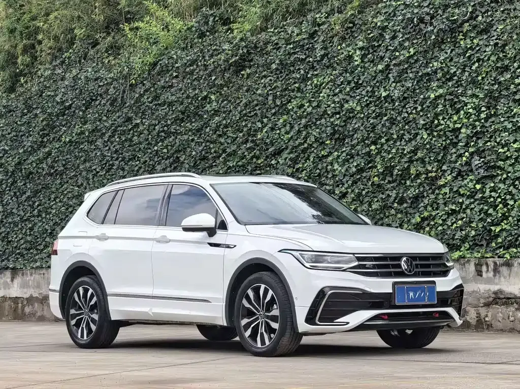 Volkswagen Tiguan L — фото 5