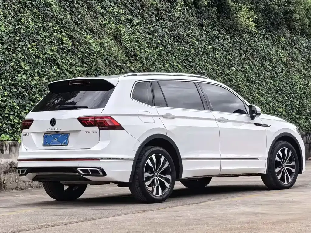 Volkswagen Tiguan L — фото 8