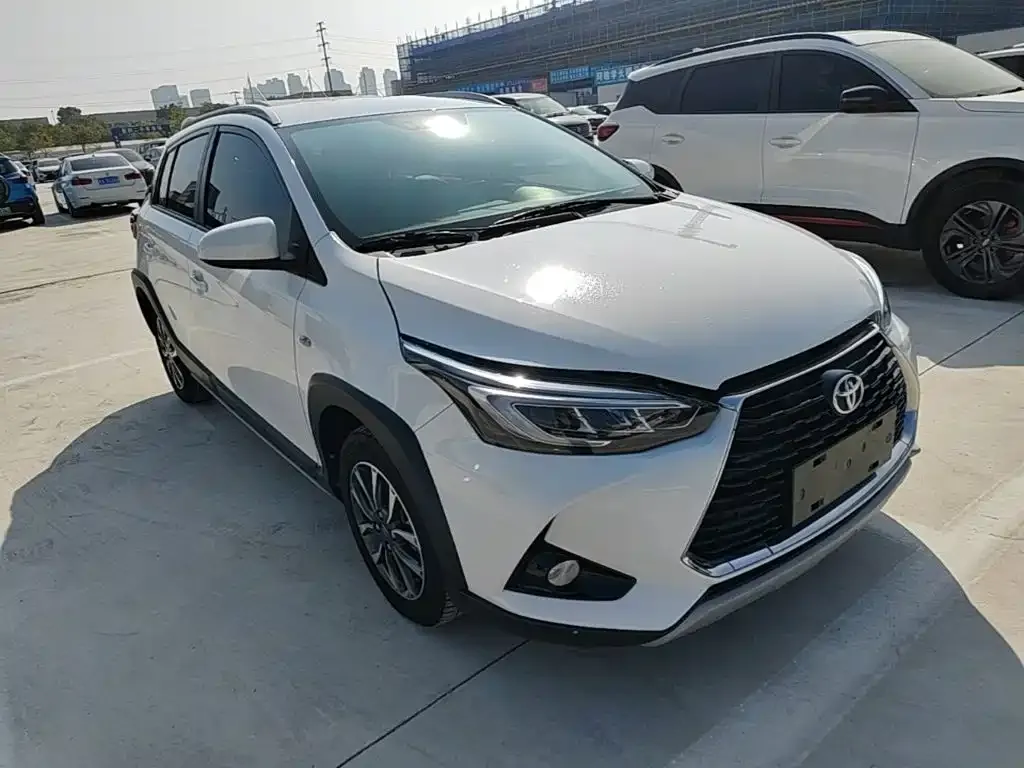Toyota Yaris L — фото 6