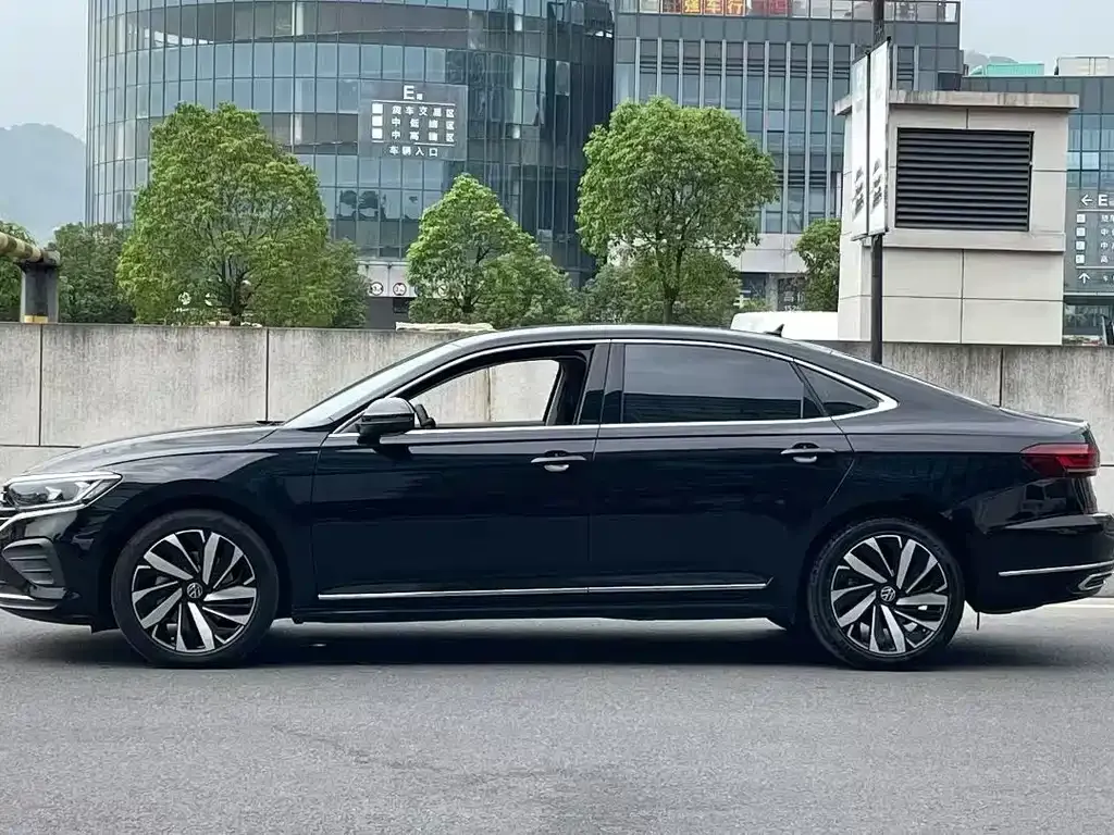 Volkswagen Passat — фото 4