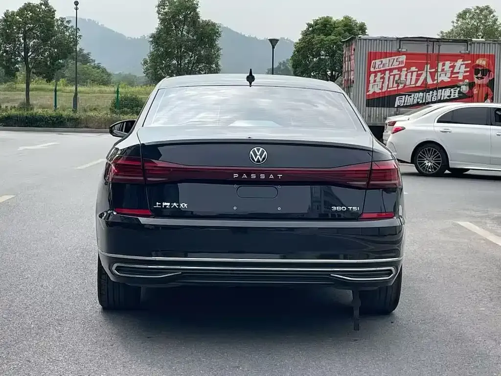 Volkswagen Passat — фото 8