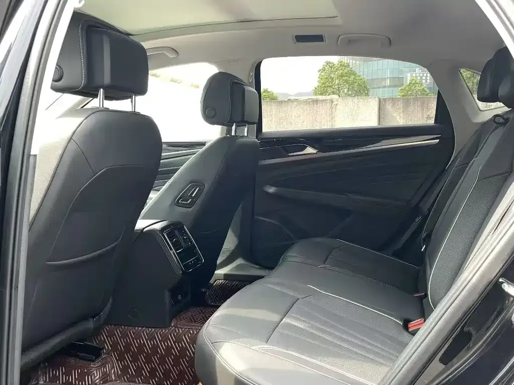 Volkswagen Passat — фото 9