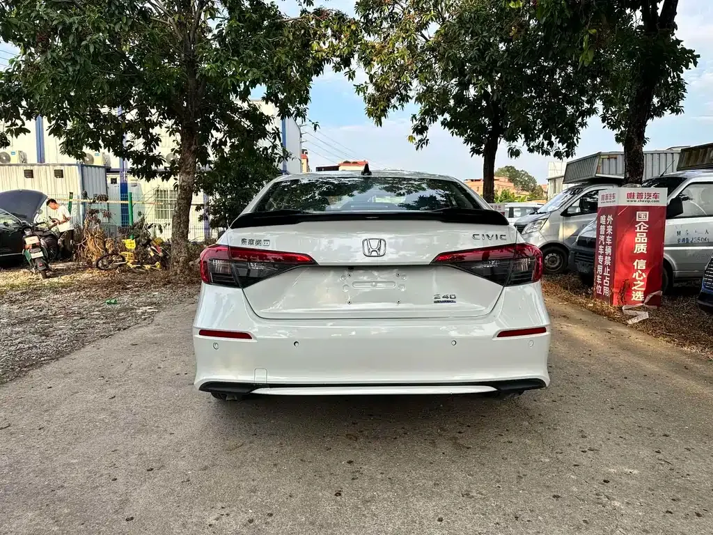 Honda Civic — фото 3