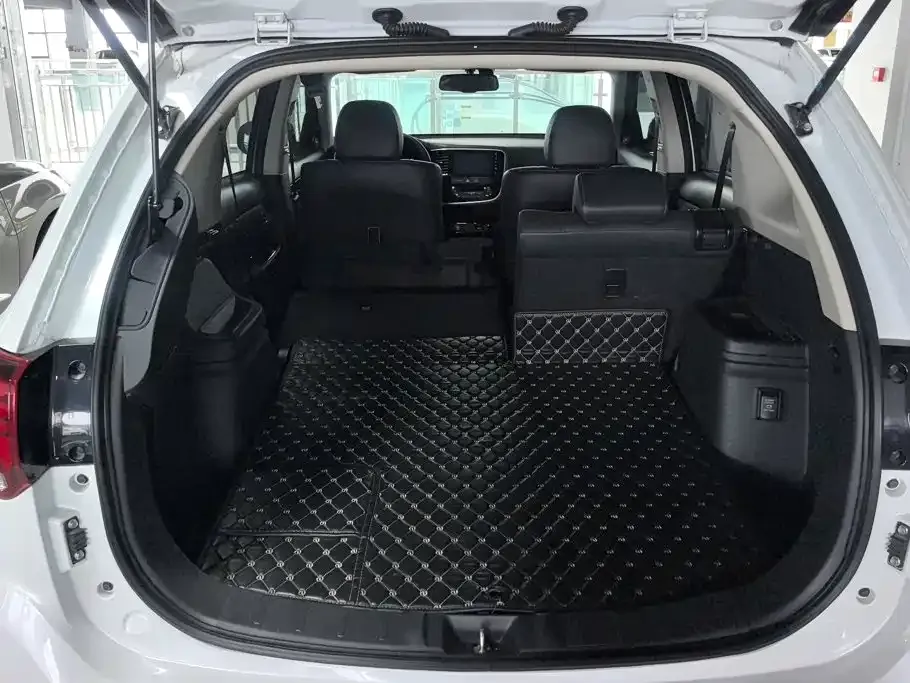 Mitsubishi Outlander — фото 10