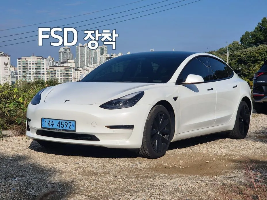 Tesla Model 3 — фото 1