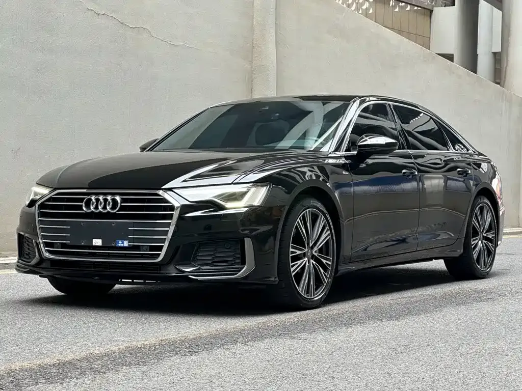 Audi A6L — фото 1