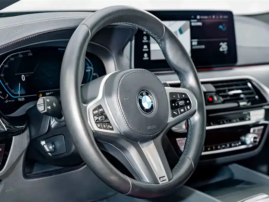 BMW 5 Series New Energy — фото 8