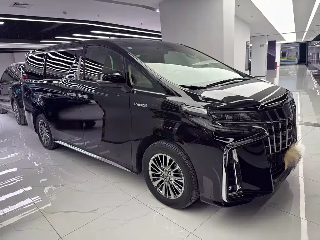 Toyota Alphard — фото 4