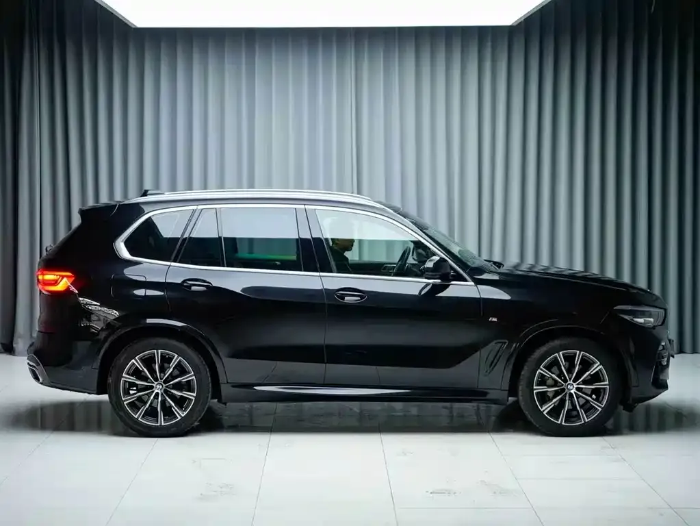 BMW X5 (Import) — фото 2
