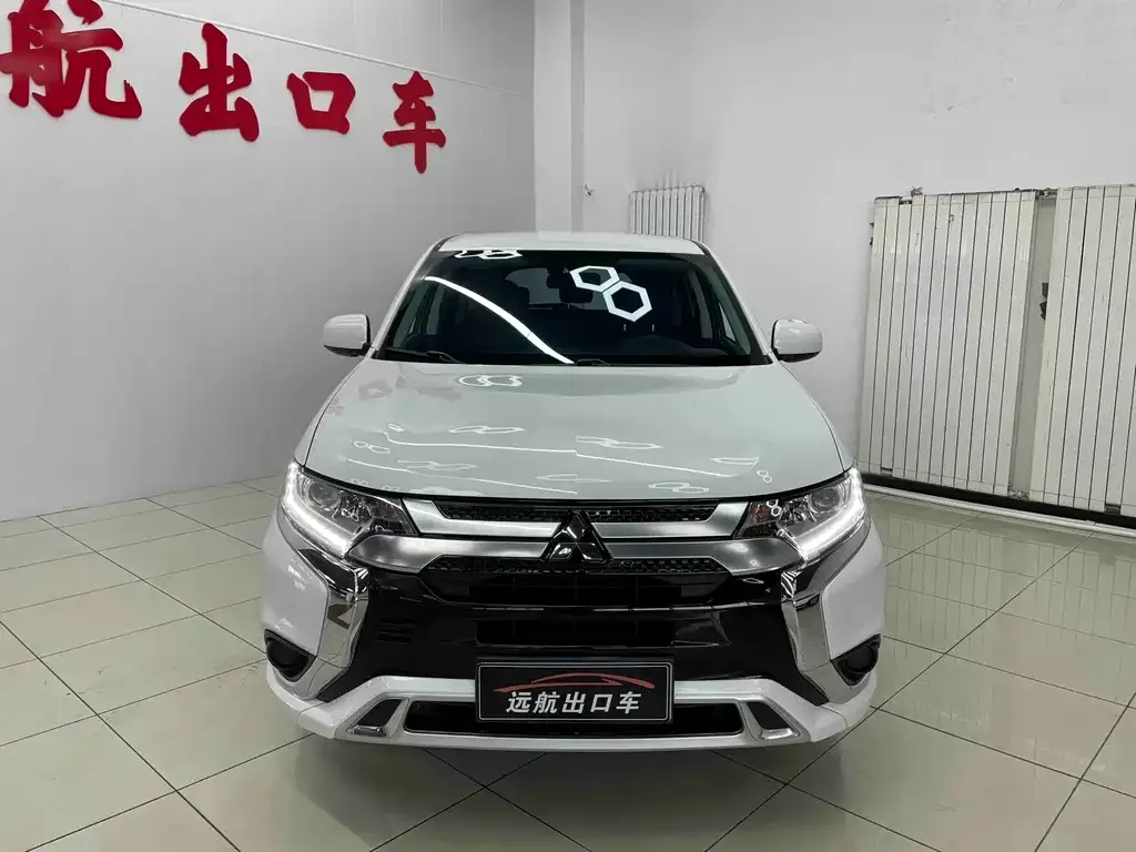 Mitsubishi Outlander — фото 3