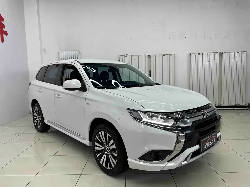 Mitsubishi Outlander — фото 5