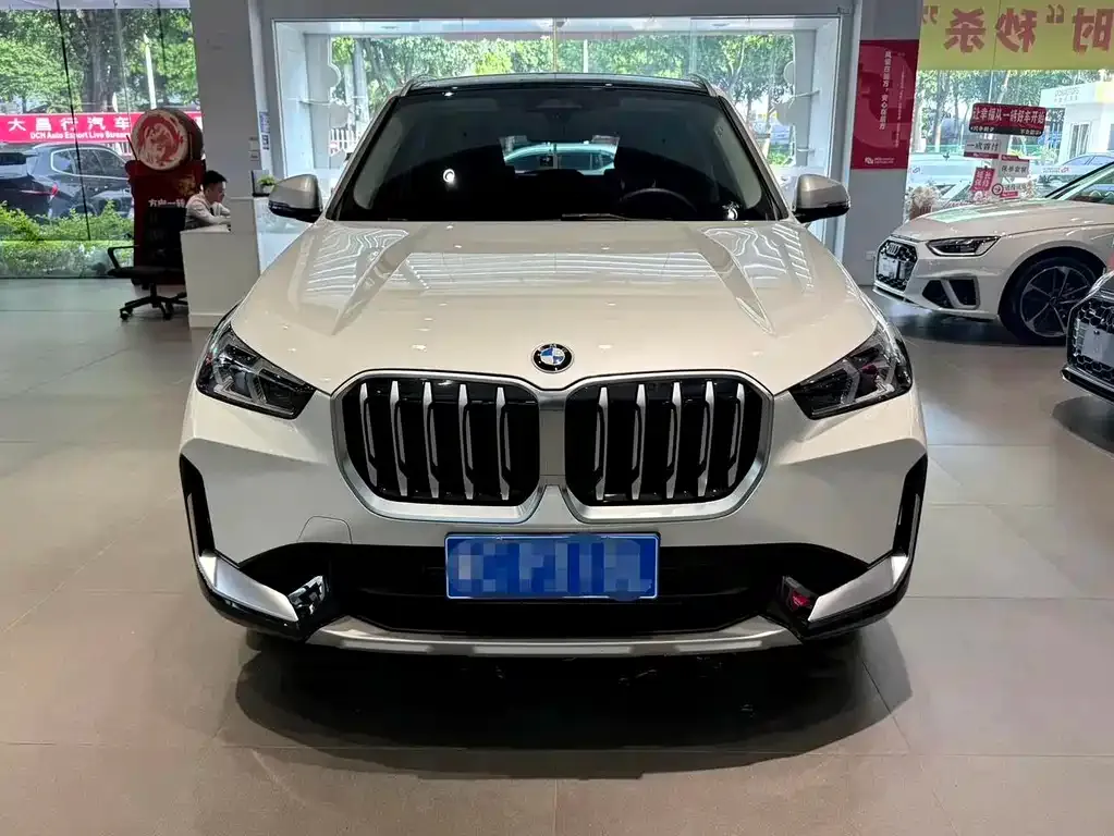 BMW X1 — фото 9