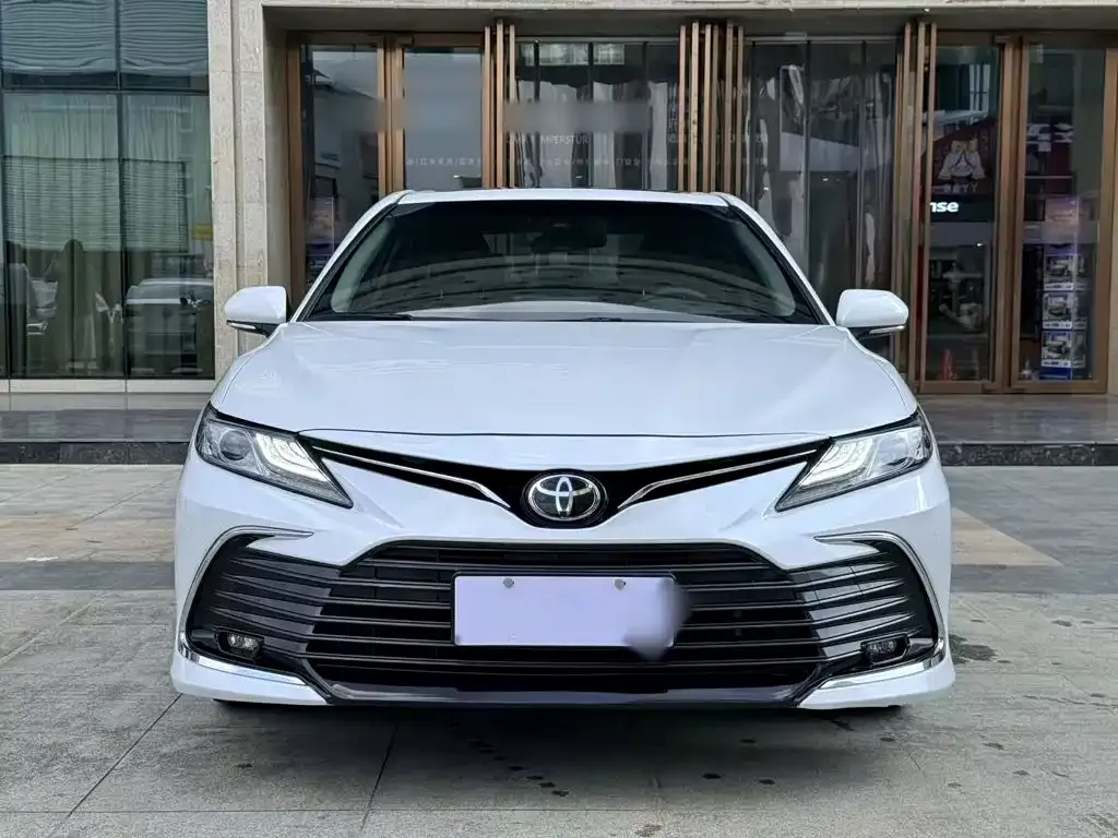 Toyota Camry — фото 7