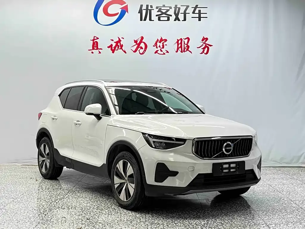 Volvo XC40 — фото 5