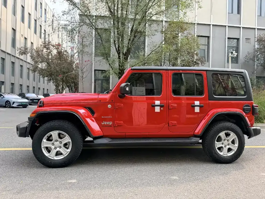 Jeep Wrangler — фото 6