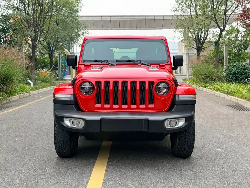 Jeep Wrangler — фото 9