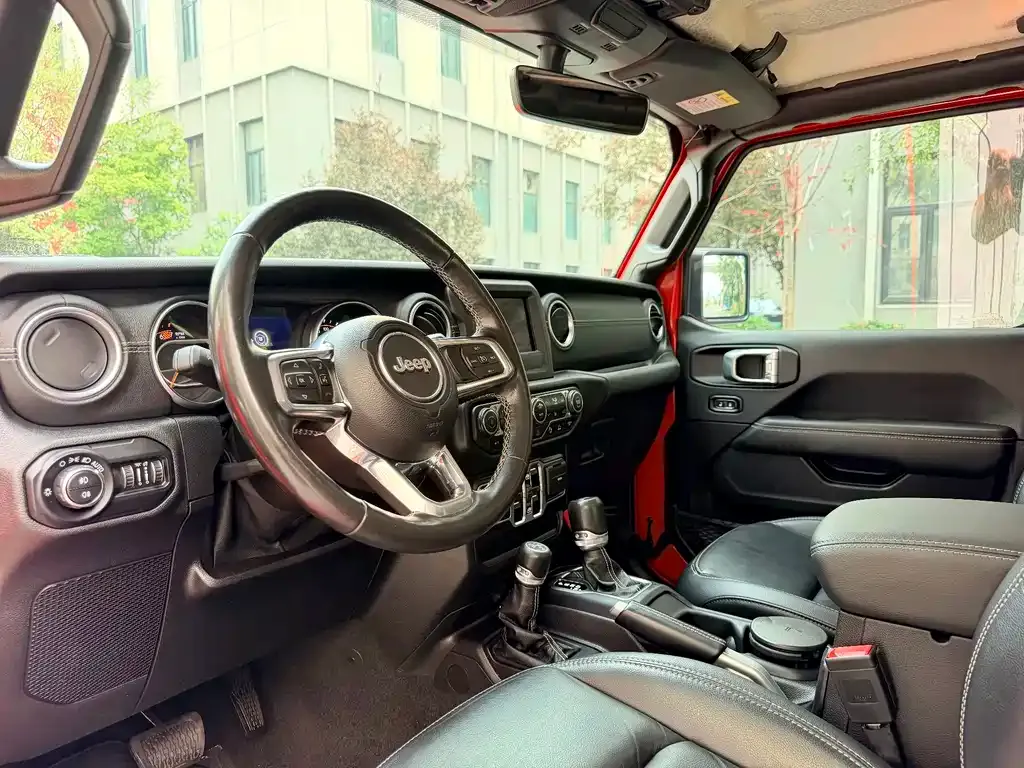 Jeep Wrangler — фото 2