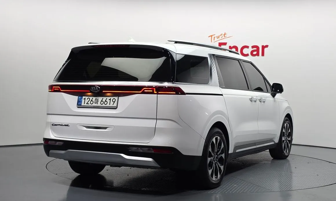 Kia Carnival — фото 4
