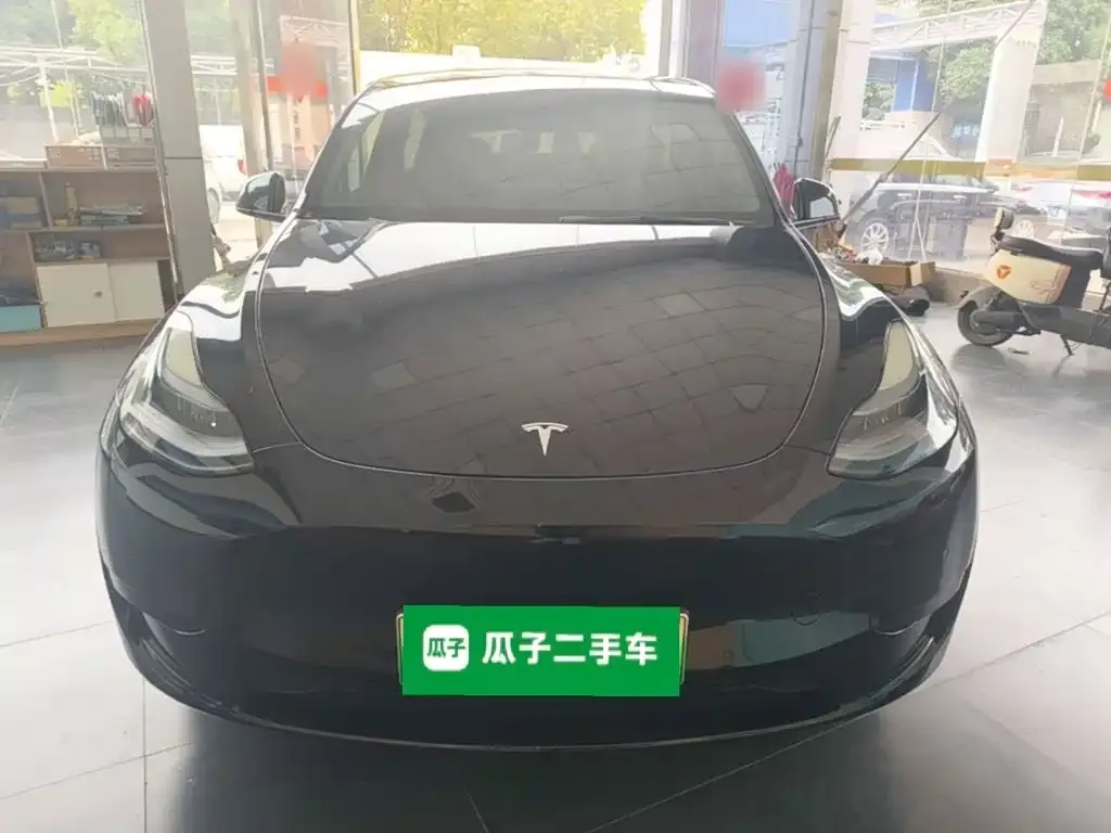 Tesla Model Y — фото 10