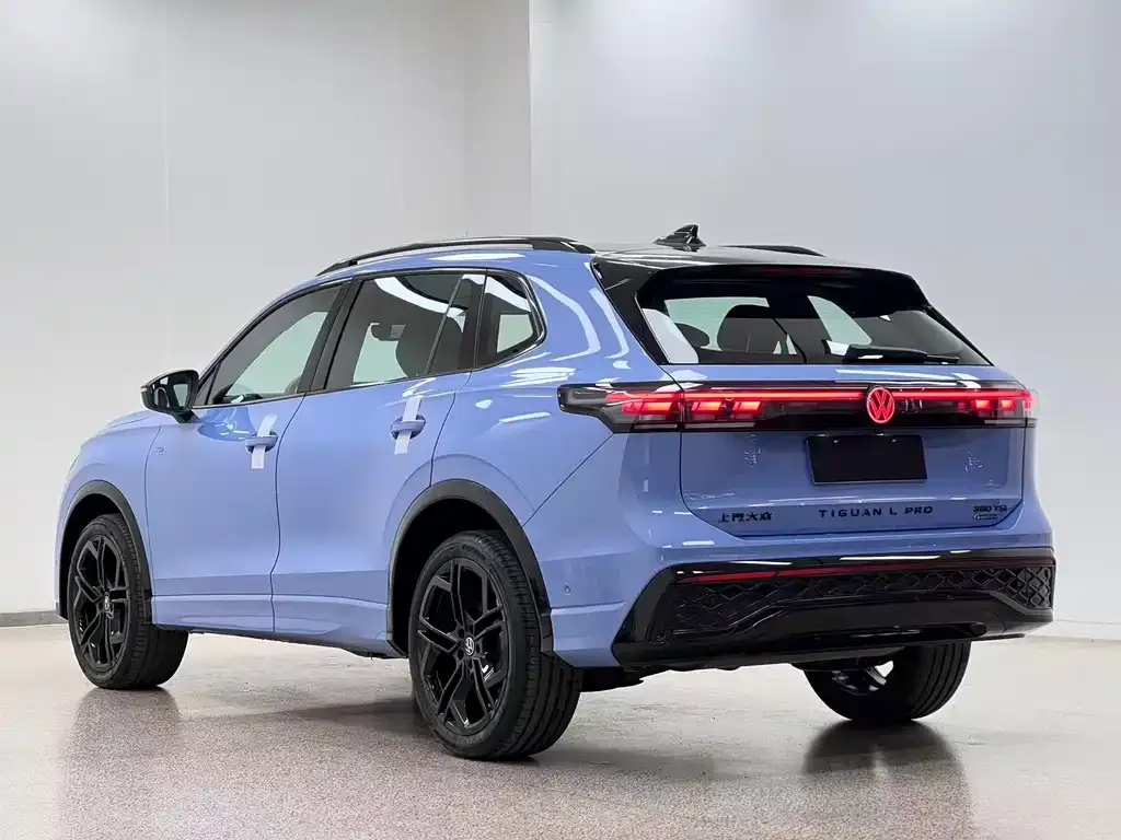 Volkswagen Tiguan L — фото 2