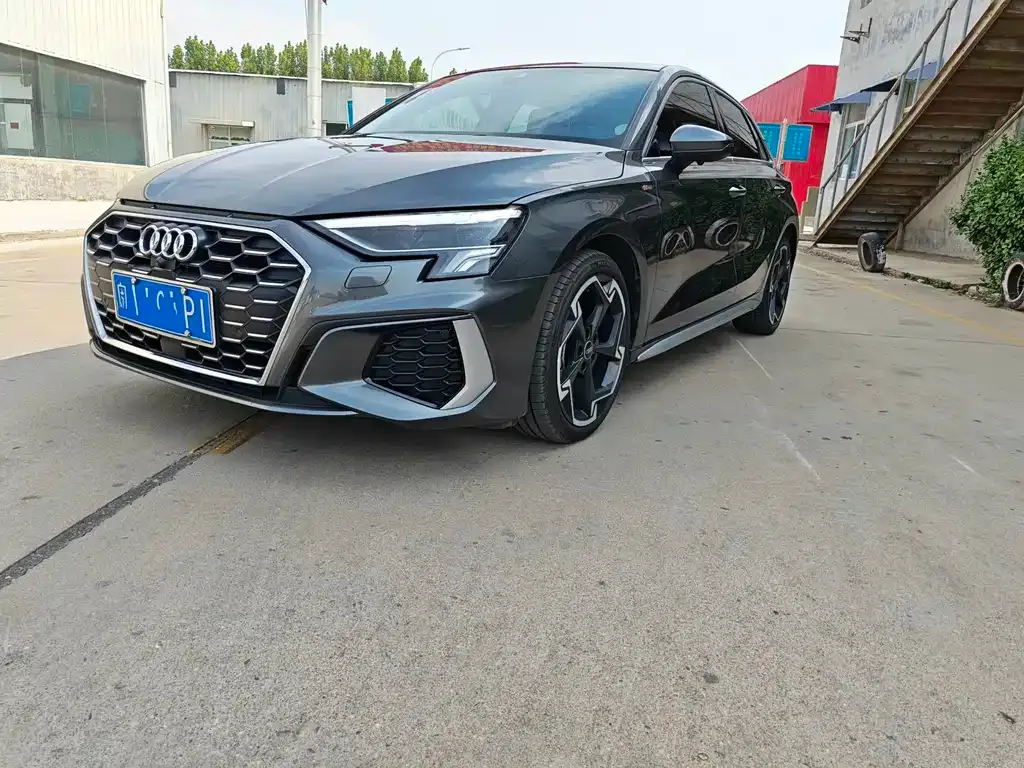 Audi A3 — фото 1