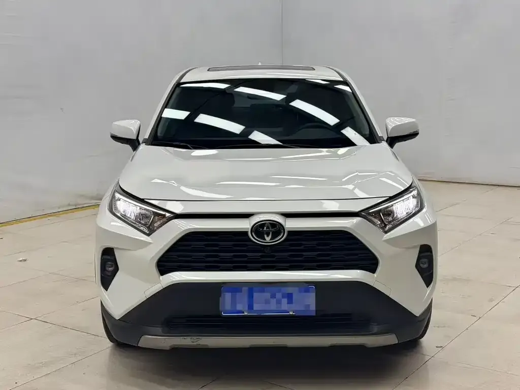 Toyota RAV4 — фото 7