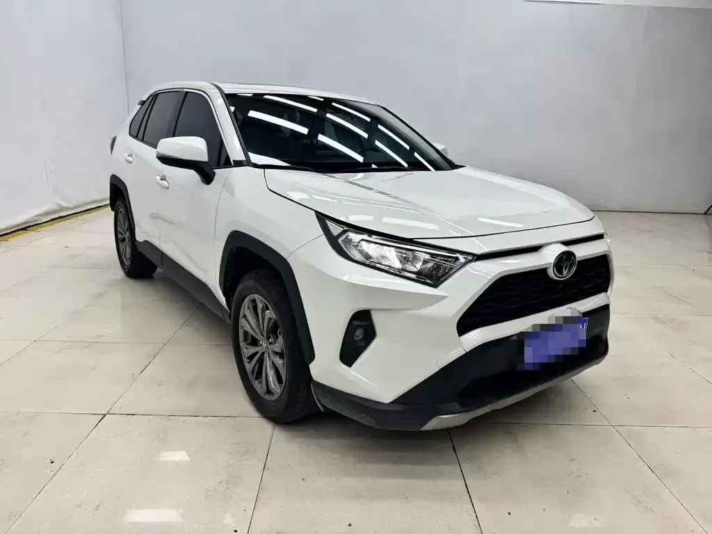 Toyota RAV4 — фото 2