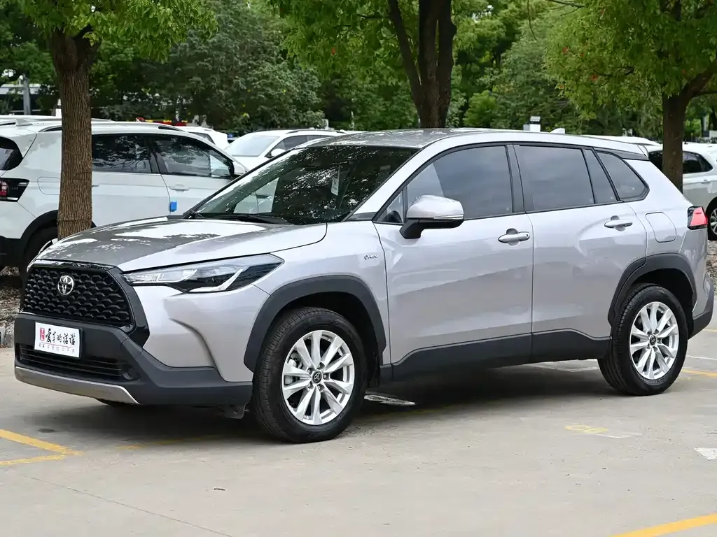 Toyota Corolla Cross — фото 1