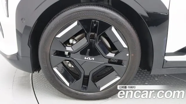 Kia EV3 — фото 8