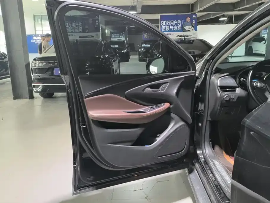 Buick Envision Plus — фото 10