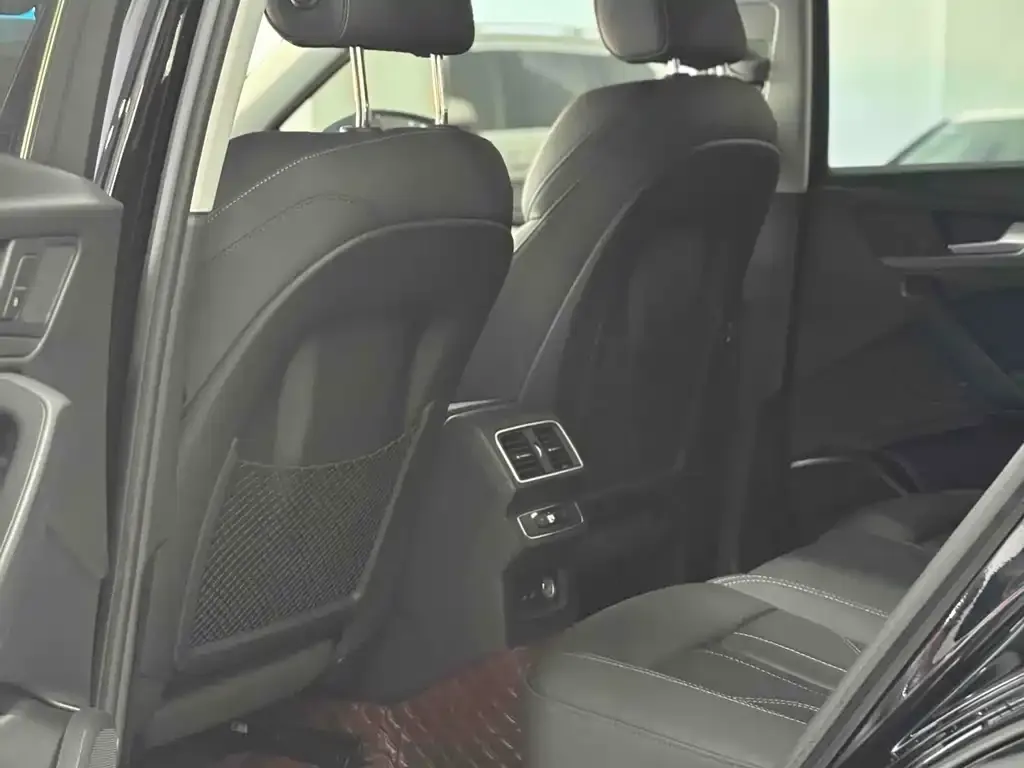 Audi Q5L — фото 4
