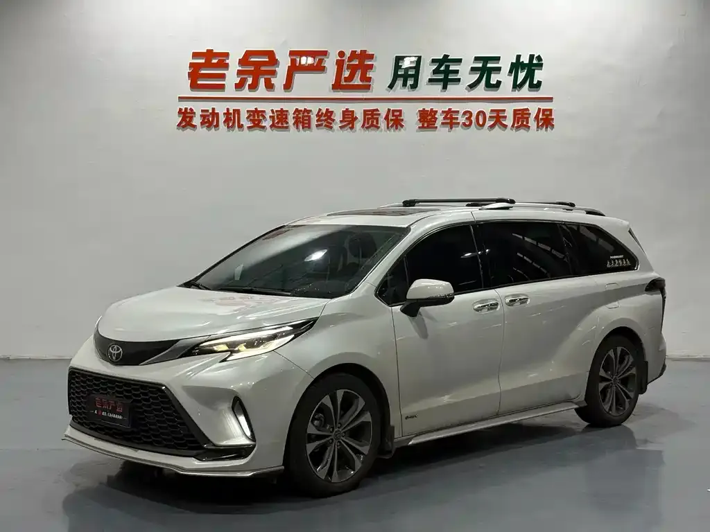 Toyota Granvia — фото 1