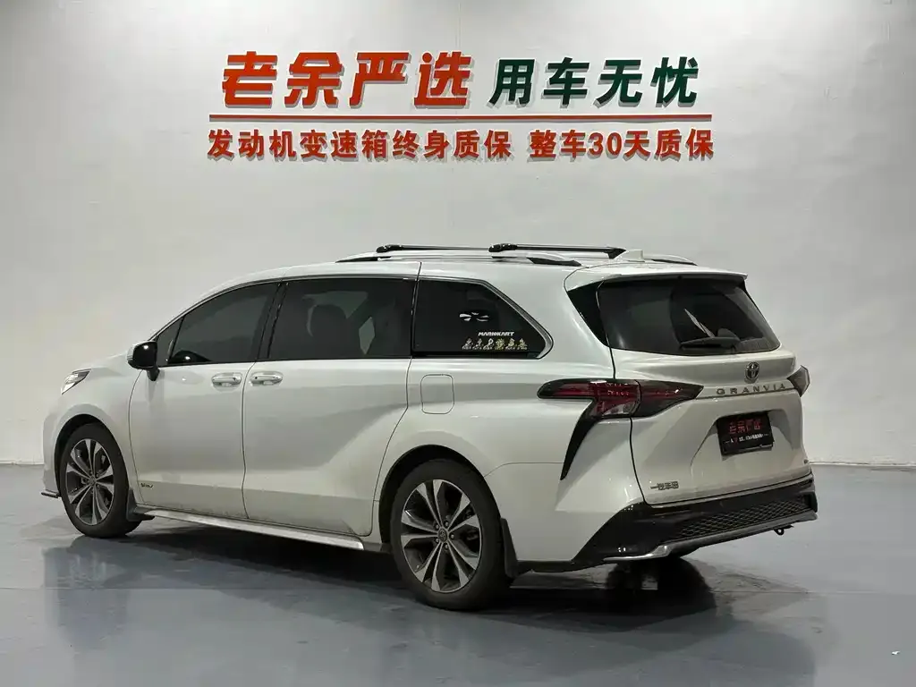 Toyota Granvia — фото 7