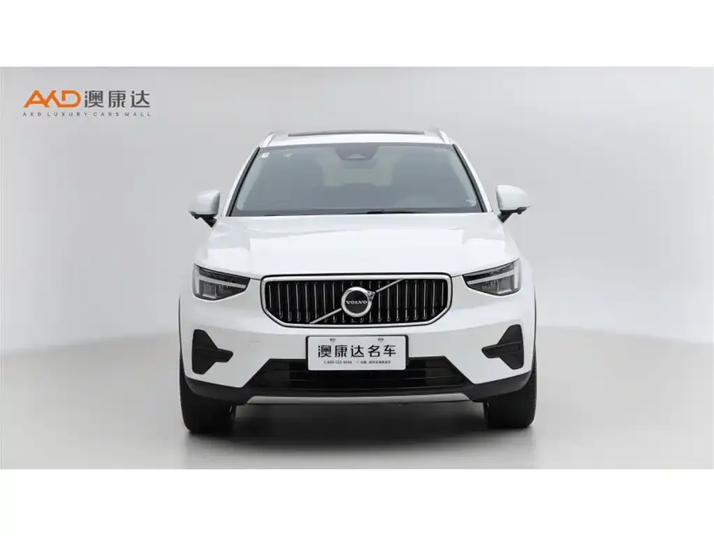 Volvo XC40 — фото 4