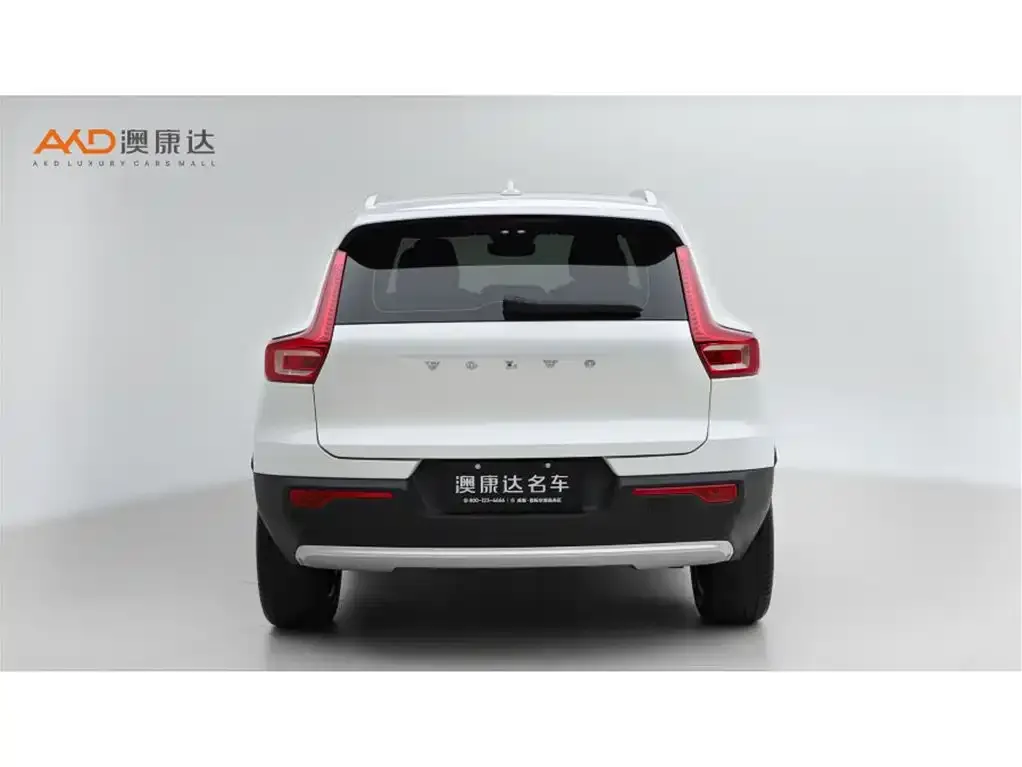 Volvo XC40 — фото 3