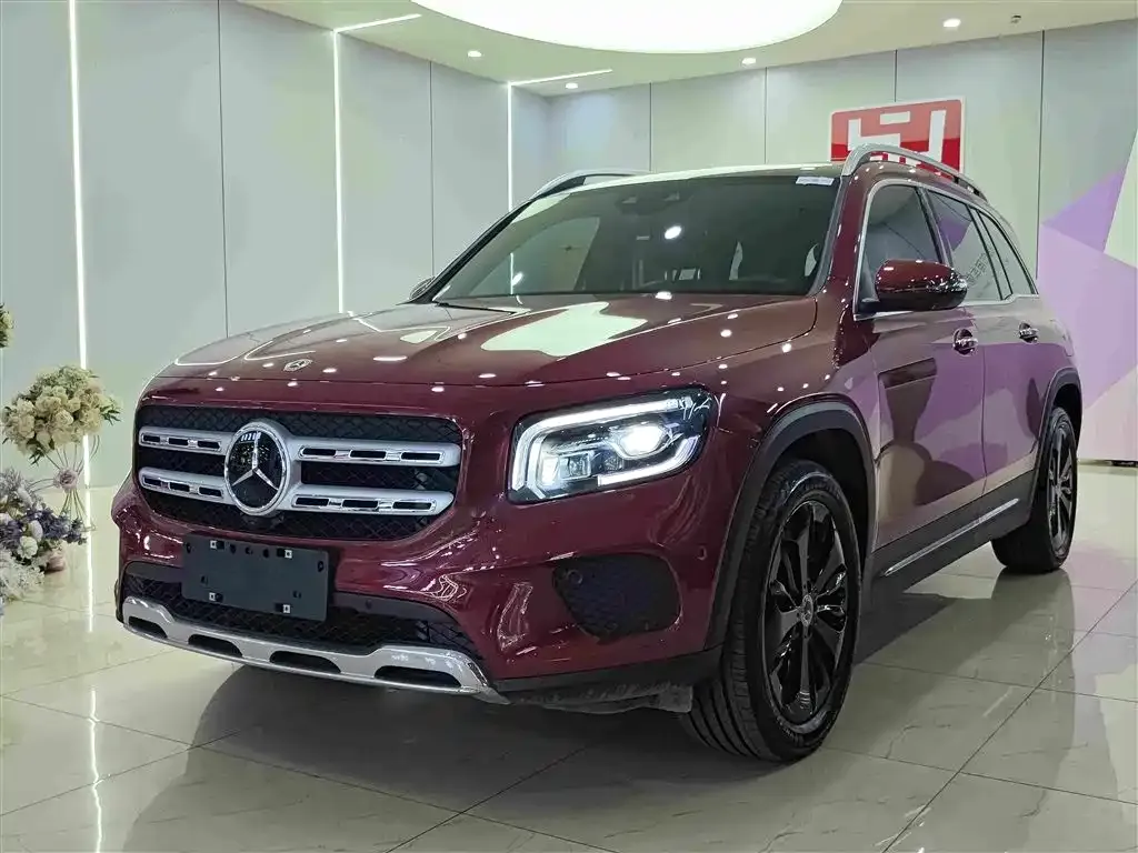 Mercedes-Benz GLB — фото 1