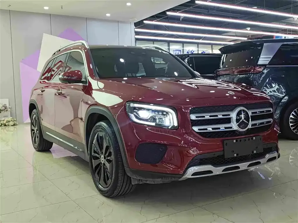 Mercedes-Benz GLB — фото 9