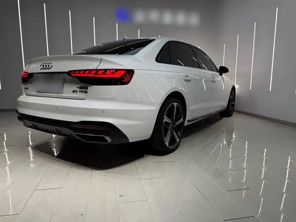Audi A4L — фото 5