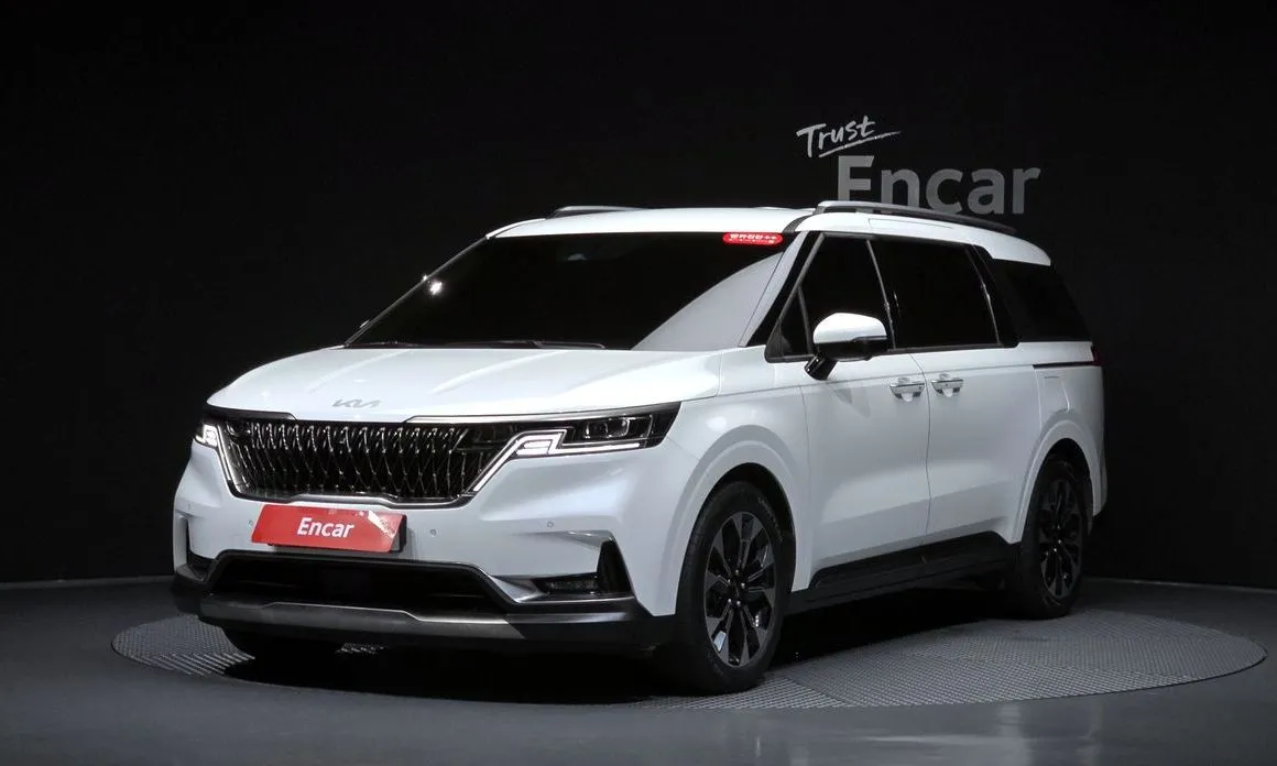 Kia Carnival — фото 1