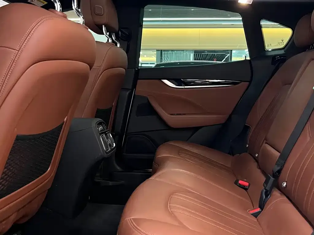 Maserati Levante — фото 2