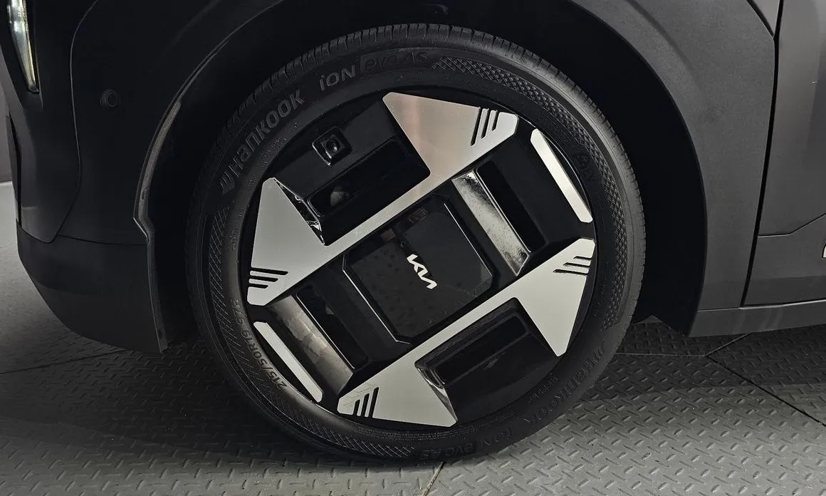 Kia EV3 — фото 9
