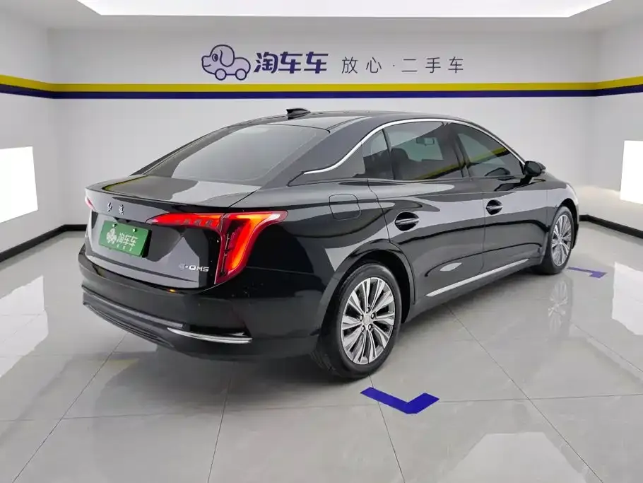 Hongqi E-QM5 — фото 4