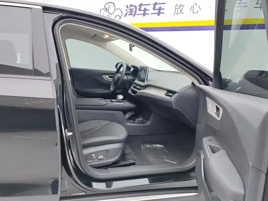 Hongqi E-QM5 — фото 7