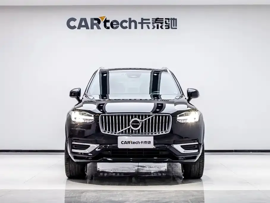 Volvo XC90 — фото 1