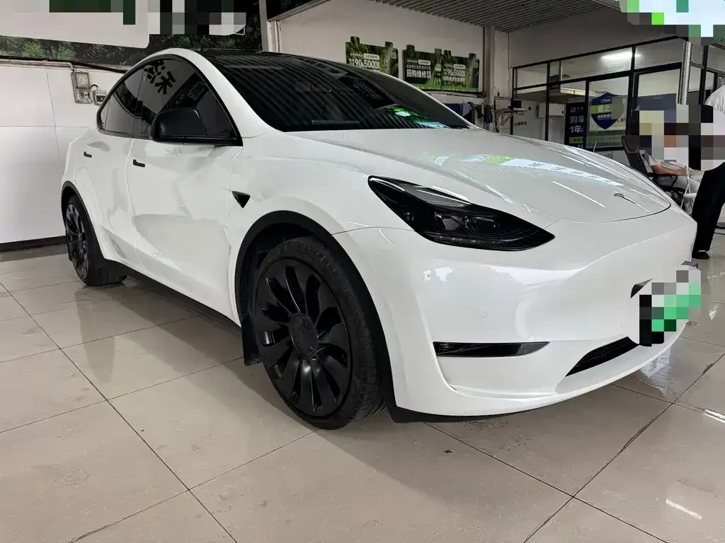 Tesla Model Y — фото 5
