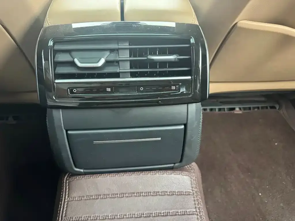 Audi A8 — фото 2