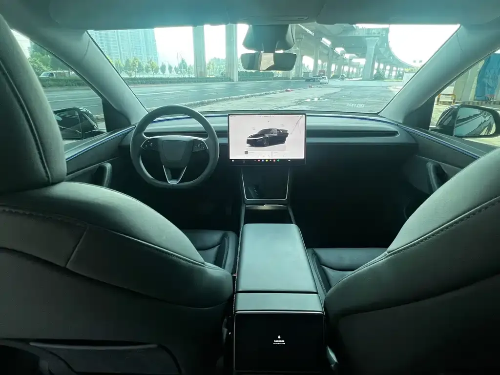 Tesla Model Y — фото 2